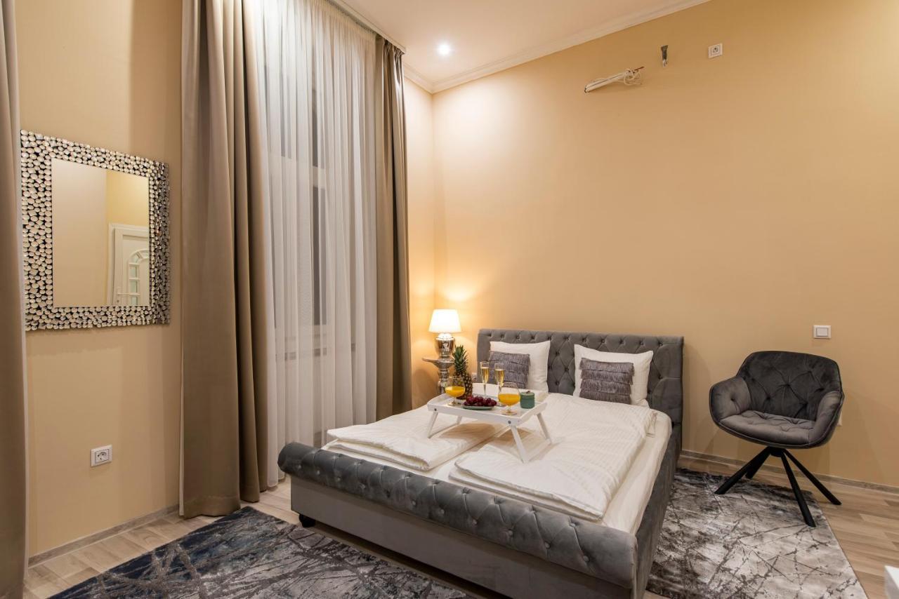 City Centre Deluxe Apartments Budapest Bagian luar foto