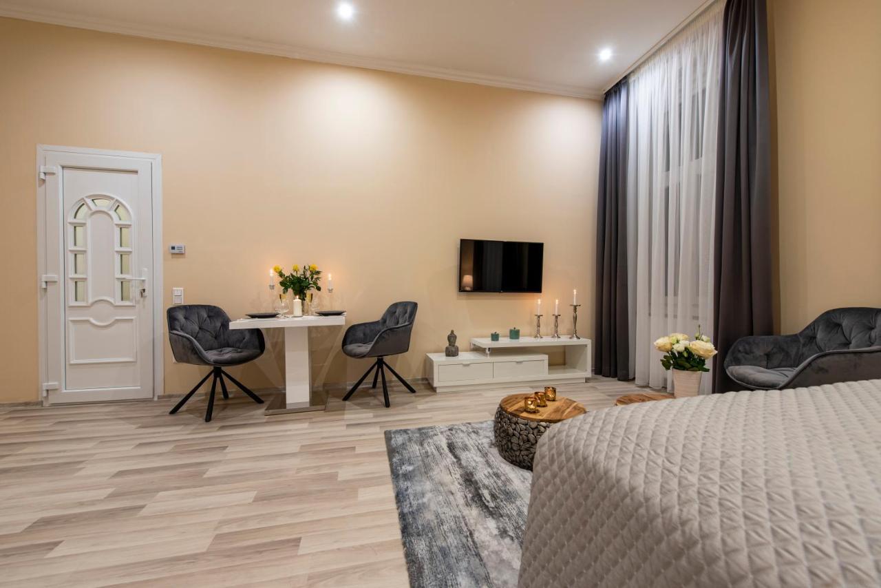 City Centre Deluxe Apartments Budapest Bagian luar foto